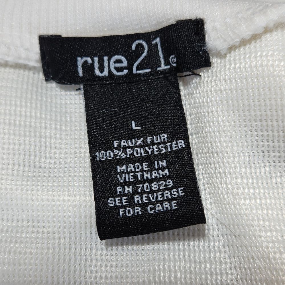 🔥NWT Rue21 Cream Faux Fur Long Sleeve Sweater Large - Picture 7 of 8